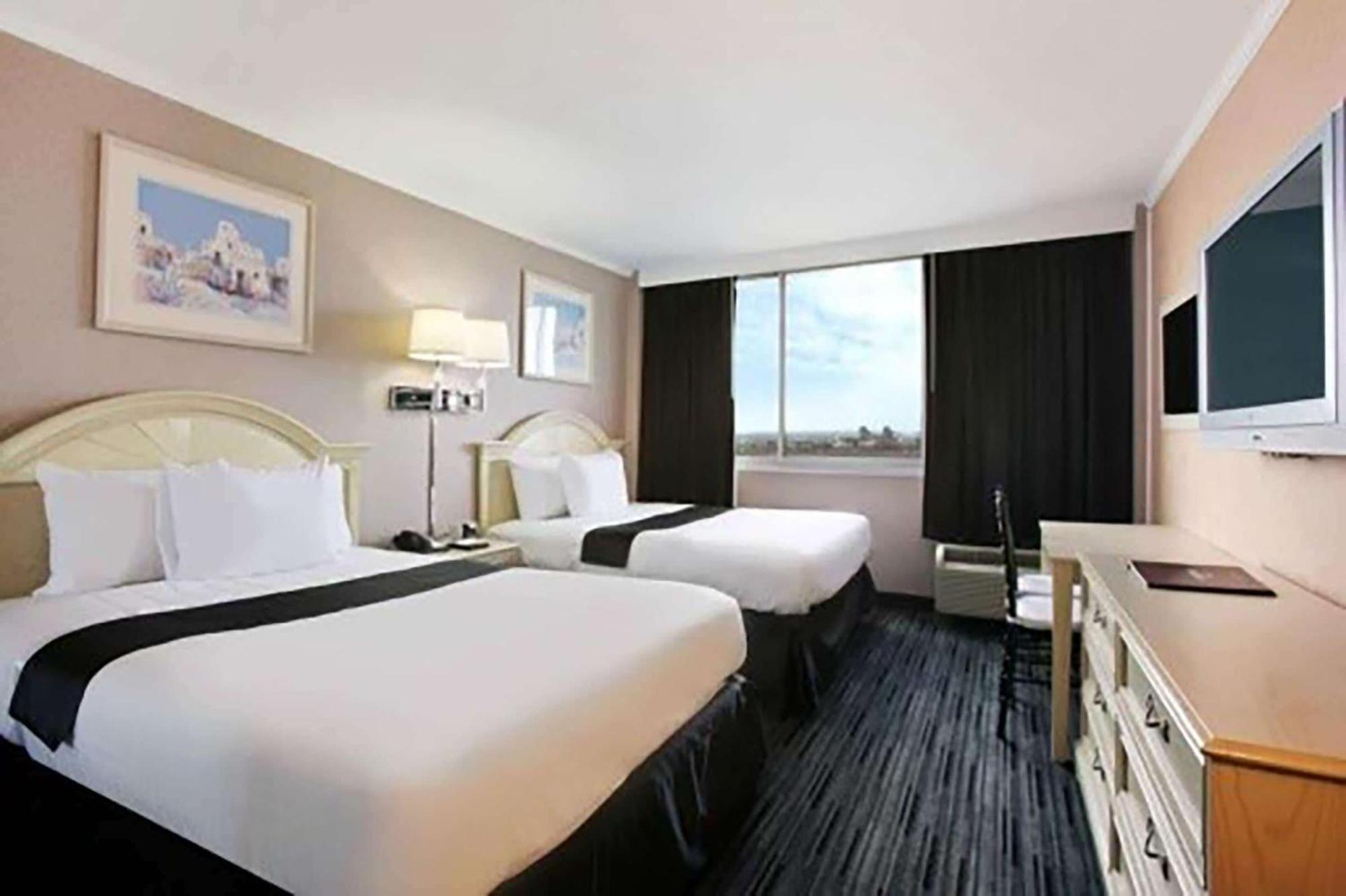 Meadowlands View Hotel North Bergen Buitenkant foto