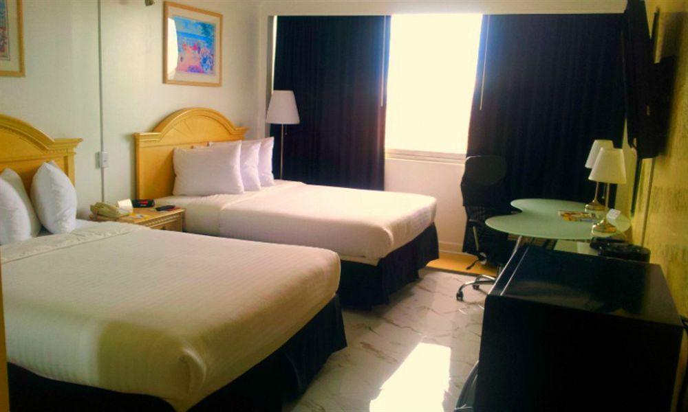 Meadowlands View Hotel North Bergen Buitenkant foto